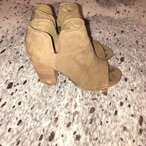 Taupe dolce vita dv8 stitch fix booties
